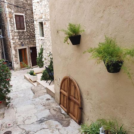 Room With Shared Bathroom House Gorica 希贝尼克 外观 照片