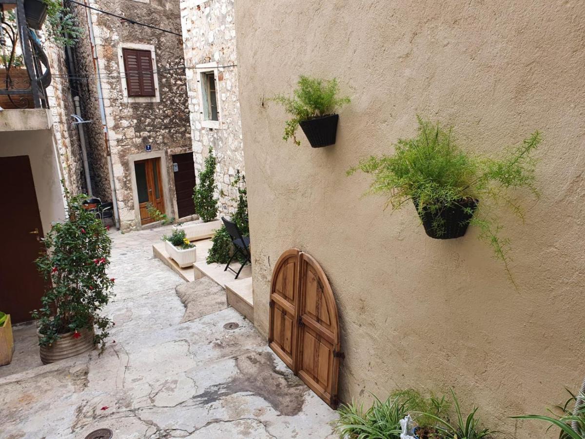 Room With Shared Bathroom House Gorica 希贝尼克 外观 照片
